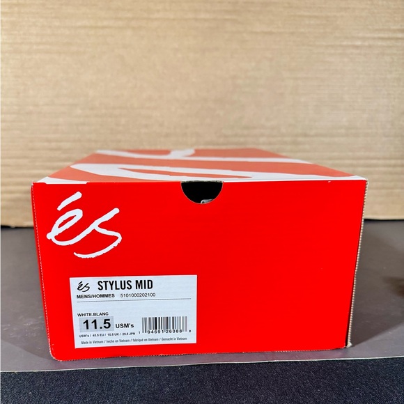 Size 11.5 éS Stylus Mid skate shoes
Brand new with box - Picture 6 of 6